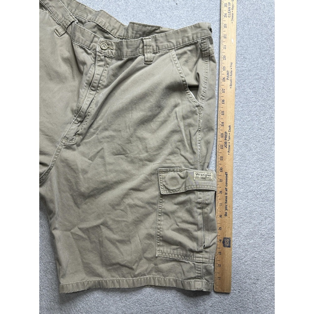 Wrangler Cargo Shorts Mens 42 Khaki Multi Pocket Outdoor Utility Classic Comfort - Picture 11 of 12